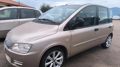 Usata Fiat Multipla Emotion 120 CV (88 kW) 2009 Oro Monovolume