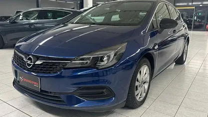 Usata Opel Astra Business Elegance 131 CV (96 kW) 2021 Blu Berlina
