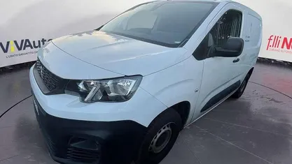 Usata Peugeot Partner 102 CV (75 kW) 2021 Bianco Monovolume