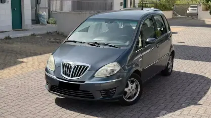 Usata Lancia Musa 90 CV (66 kW) 2009 Grigio Monovolume