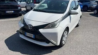 Usata Toyota Aygo X-play 69 CV (50 kW) 2014 Bianco Utilitaria