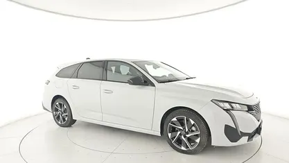 Usata Peugeot 308 Allure 131 CV (96 kW) 2025 Verde Station wagon