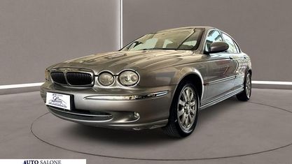 Usata Jaguar X-type Executive 196 CV (144 kW) 2001 Argento Berlina