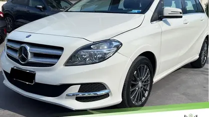 Begagnad Mercedes B Electric Drive 64 kW (88 HK) 2016 Minibuss