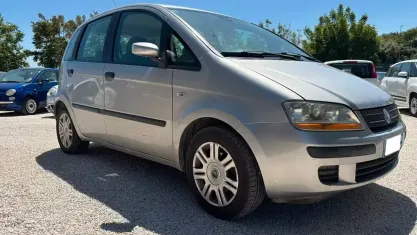 Usata Fiat Idea 95 CV (69 kW) 2005 Grigio Monovolume