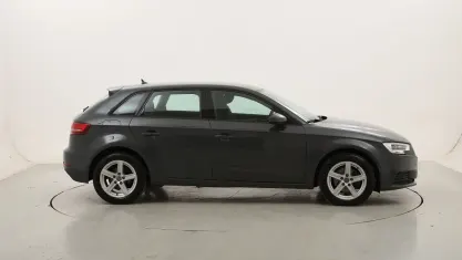 Usata Audi A3 Business 116 CV (85 kW) 2018 Grigiogrigio Berlina