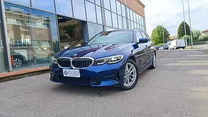 Usata BMW 320e Advantage 190 CV (139 kW) 2020 Blu Station wagon
