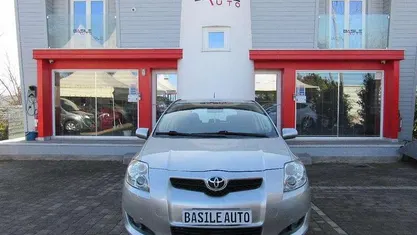 Usata 2009 Toyota Auris Sol Tre volumi | 5900 € (Buon prezzo)