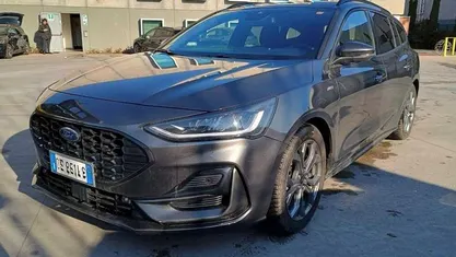 Usata Ford Focus ST-Line 155 CV (114 kW) 2025 Magnetic gray Station wagon