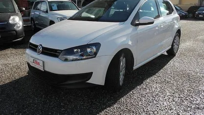 Bianco Usata 2012 VW Polo Comfortline Tre volumi | 6450 € (Buon prezzo)