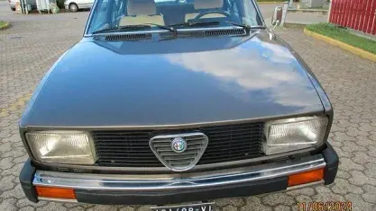 Usata Alfa Romeo Alfetta 131 CV (96 kW) 1980 Marrone Berlina