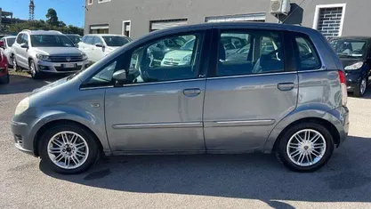 Usata Lancia Musa 90 CV (66 kW) 2008 Blu/azzurro(met.) Monovolume