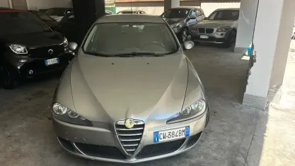 Usata Alfa Romeo 147 Exclusive 116 CV (85 kW) 2005 Grigio Utilitaria