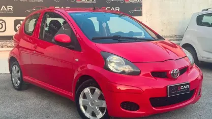 Usata Toyota Aygo Sol 68 CV (50 kW) 2009 Rosso Utilitaria