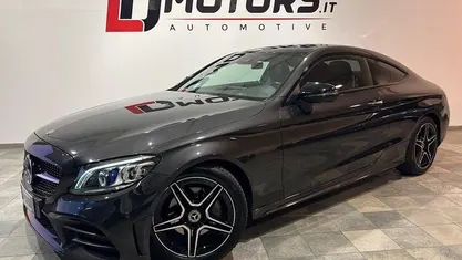 Usata Mercedes C220 AMG line 194 CV (142 kW) 2019 Coupé