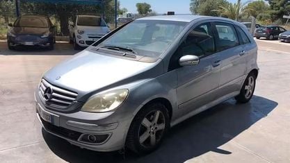 Usata Mercedes B180 109 CV (80 kW) 2005 Argento Monovolume