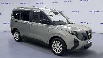 Usata Ford Tourneo Courier Titanium 125 CV (91 kW) 2024 Grigio Monovolume