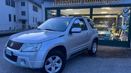 Gray Usata 2010 Suzuki Grand Vitara SUV | 7900 € (Buon prezzo)