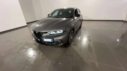 Grigio scuro metallizzato Usata 2024 Alfa Romeo Tonale Veloce SUV | 26.400 € (Buon prezzo)