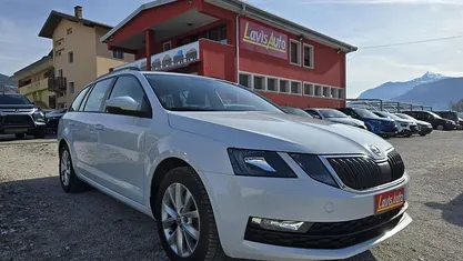 Usata Skoda Octavia Executive 116 CV (85 kW) 2020 Bianco Station wagon