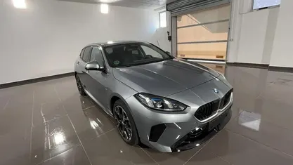 Usata BMW 118 M Sport 150 CV (110 kW) 2025 Bianco pastello Utilitaria