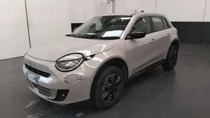 Usata Fiat 600 145 CV (106 kW) 2025 Beige SUV