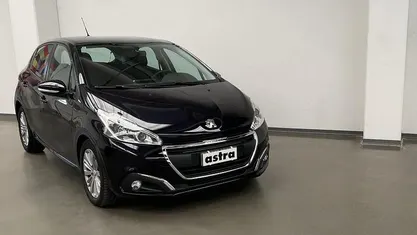 Usata 2019 Peugeot 208 Allure Due volumi | 11.900 € (Buon prezzo)
