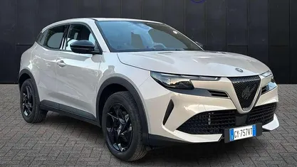 Usata 2025 Alfa Romeo Junior SUV | 26.500 € (Buon prezzo)