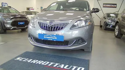 Usata Lancia Ypsilon Silver 69 CV (50 kW) 2022 Utilitaria