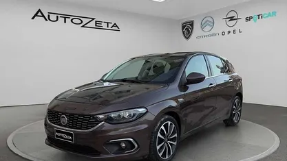 Usata Fiat Tipo Easy 120 CV (88 kW) 2018 Marrone Berlina