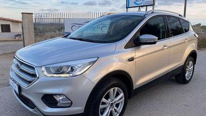 Käytetty Ford Kuga Business Edition 120 HP (88 kW) 2019 Hopea Katumaasturi