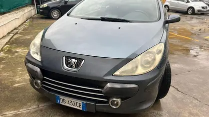 Usata Peugeot 307 CC 109 CV (80 kW) 2006 Cabrio