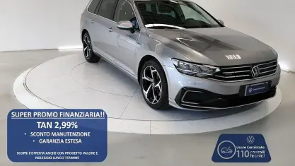 Usata VW Passat GTE 218 CV (160 kW) 2023 Argento Station wagon