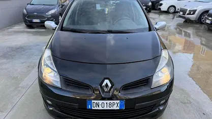 Nero Usata 2008 Renault Clio II Dynamique Tre volumi | 3499 € (Buon prezzo)