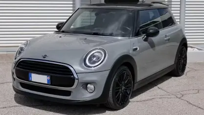 Usata Mini Cooper D Hype 116 CV (85 kW) 2020 Grigio metallizzato Utilitaria