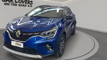 Usata Renault Captur Intens 101 CV (74 kW) 2023 Blu scuro SUV