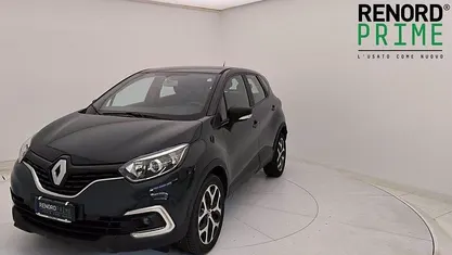 Usata Renault Captur Zen 90 CV (66 kW) 2018 Blu scuro SUV