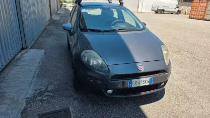 Usata Fiat Punto Lounge 77 CV (56 kW) 2013 Grigio Utilitaria