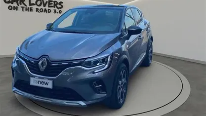 Käytetty Renault Captur Techno 101 HP (74 kW) 2023 Harmaa Katumaasturi