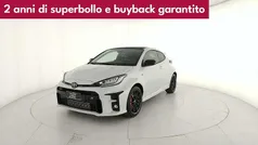 Bianco Nuova 2024 Toyota Yaris Edition Tre volumi | 42.900 € (Super prezzo)