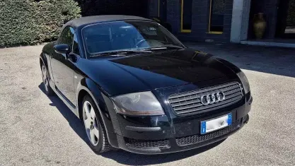 Usata Audi TT Roadster 179 CV (131 kW) 2004 Nero Cabrio