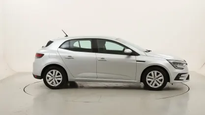 Usata Renault Mégane II Equilibre 116 CV (85 kW) 2022 Argentoargento Berlina