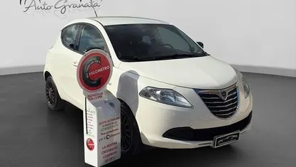 Usata Lancia Ypsilon Gold 69 CV (50 kW) 2013 Bianco Utilitaria