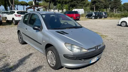 Usata Peugeot 206 75 CV (55 kW) 2003 Argento Berlina