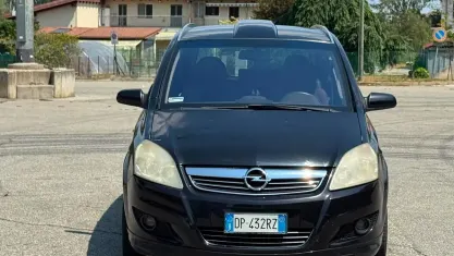 Usata Opel Zafira Cosmo 150 CV (110 kW) 2008 Nero Monovolume