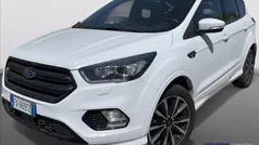 Frozen white Usata 2019 Ford Kuga ST-Line SUV | 14.900 € (Buon prezzo)