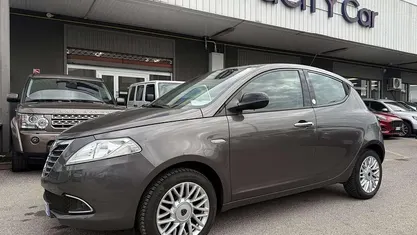 Usata Lancia Ypsilon 69 CV (50 kW) 2015 Utilitaria