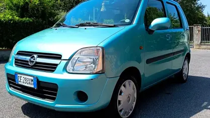 Usata Opel Agila Club 69 CV (50 kW) 2003 Blu Monovolume