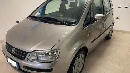 Usata Fiat Idea Dynamic 95 CV (69 kW) 2005 Grigio Monovolume