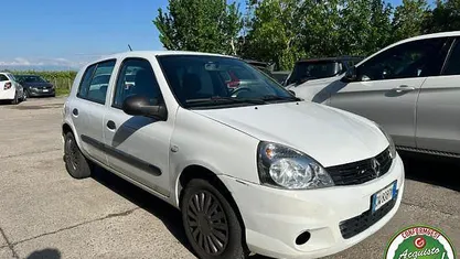 Usata Renault Clio II 75 CV (55 kW) 2010 Bianco Berlina